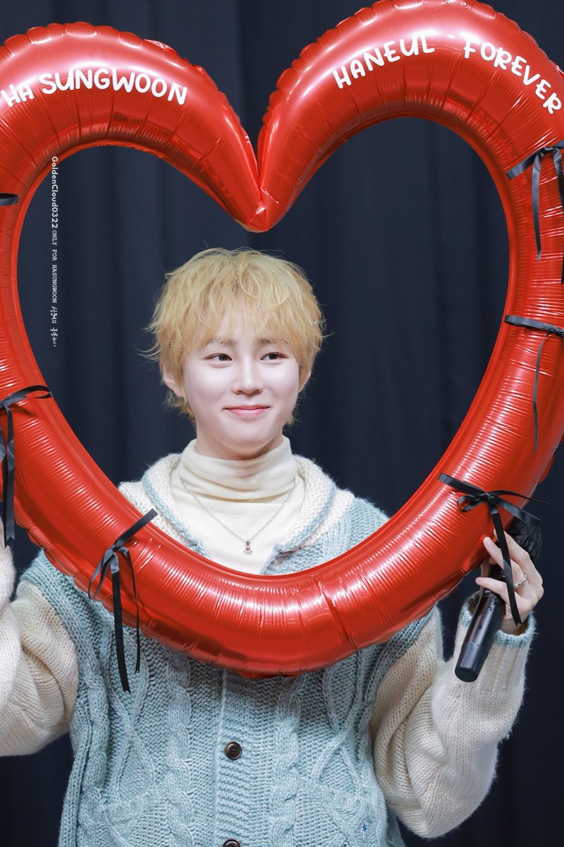 GoldenCloud0322's tweet image. 260111   
하성운 시그 팬싸   

하성운 ❤️ 하늘

#하성운 #HASUNGWOON