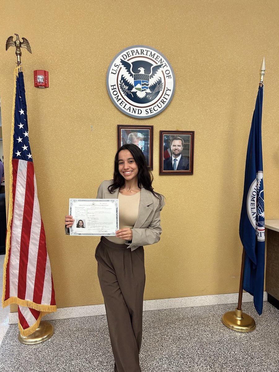 TONYxTWO's tweet image. Shoutout to all the immigrants who become U.S. citizens the legal way 🇺🇸🙏🏼