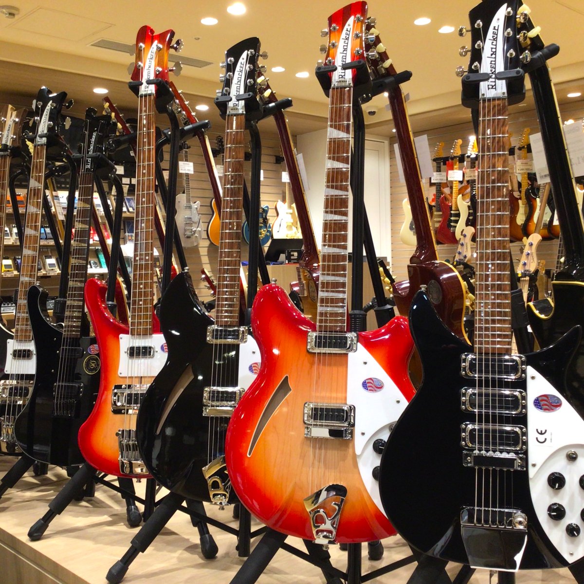 yamano_guitar's tweet image. 確立されたオンリーワンのルックスとトーン、#Rickenbacker

構えた途端に心が躍るギター/ベースと言えば
”Rickenbacker”

アイコニックなルックスに唯一無二のサウンドは、まさに手放せなくなる1本です。

在庫一覧はこちら
x.gd/oktbm

#山野楽器
#GinzaGuitarGarden
#銀座
#Ginza