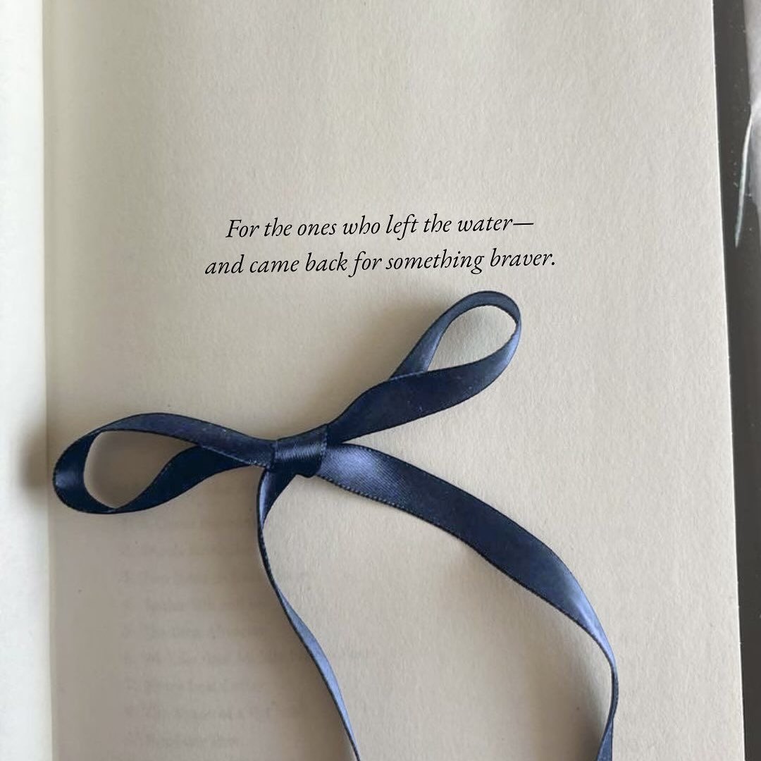 vimoraiss_'s tweet photo. 𓏲 ๋࣭ ࣪ ˖🎐 LIDOS DE 2026 #BOOKTWT 
                        — a thread 

“Leia mil livros, e suas palavras fluirão como um rio.”
                                          — Virginia Woolf https://t.co/hI2q2Vhdn3