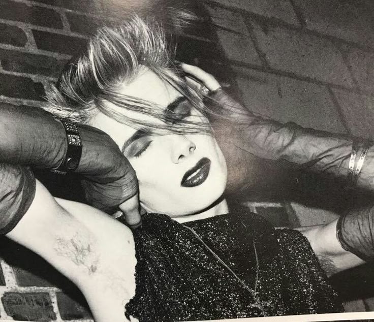 gothlybyers's tweet image. making Will a goth during his teenage years (maybe after moving to Cali) would have been such a nice way of exploring his trauma, artistry and his GNC. user gothlybyers still mourns