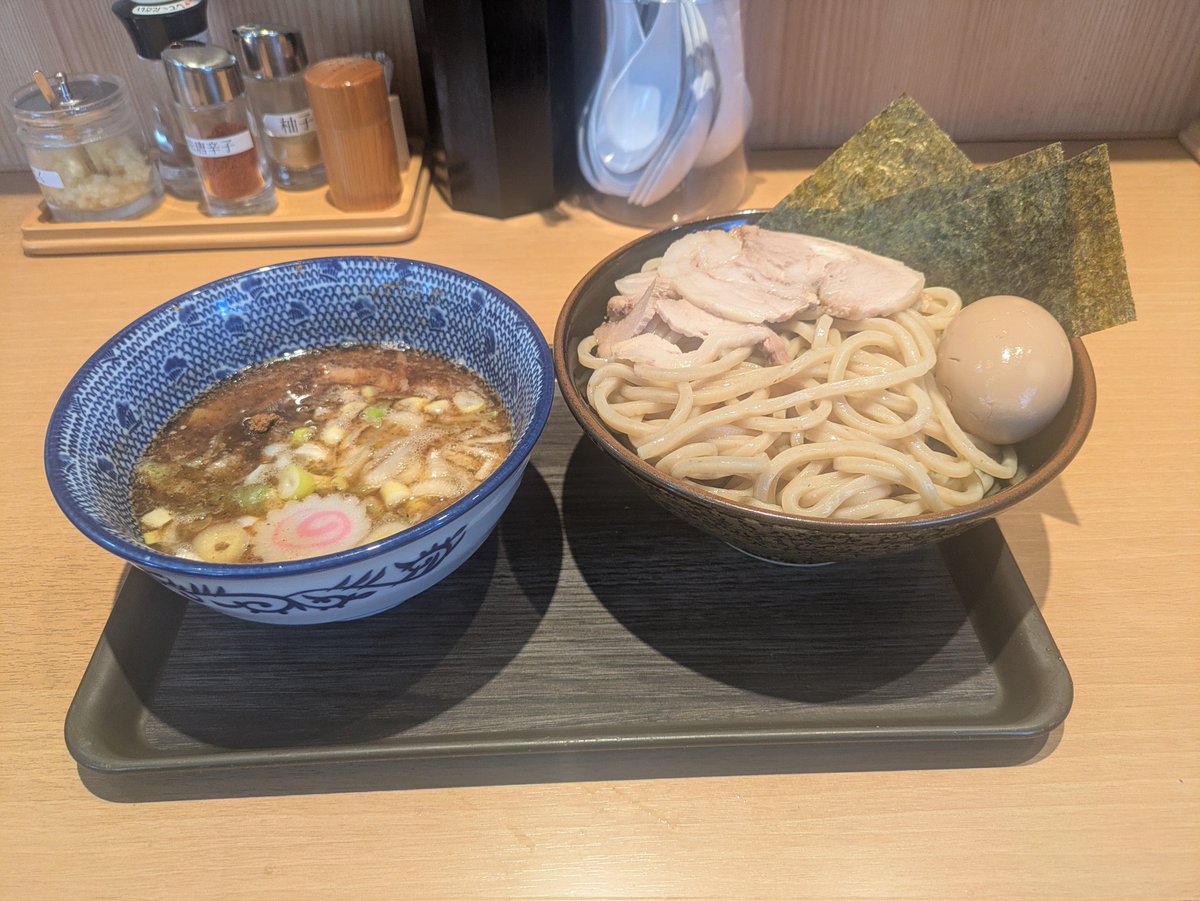 くり山　特製つけ麺中盛

つけ麺で一番バランス良いお店だと思います。つけ麺って賛否両論あるけど食べたくなるから正解の一つだと思う。