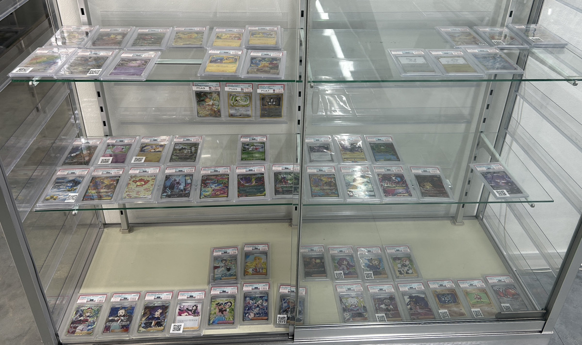 ポケカ販売情報】 高額素体やPSAショーケースです🔥 人気のPSAや素体