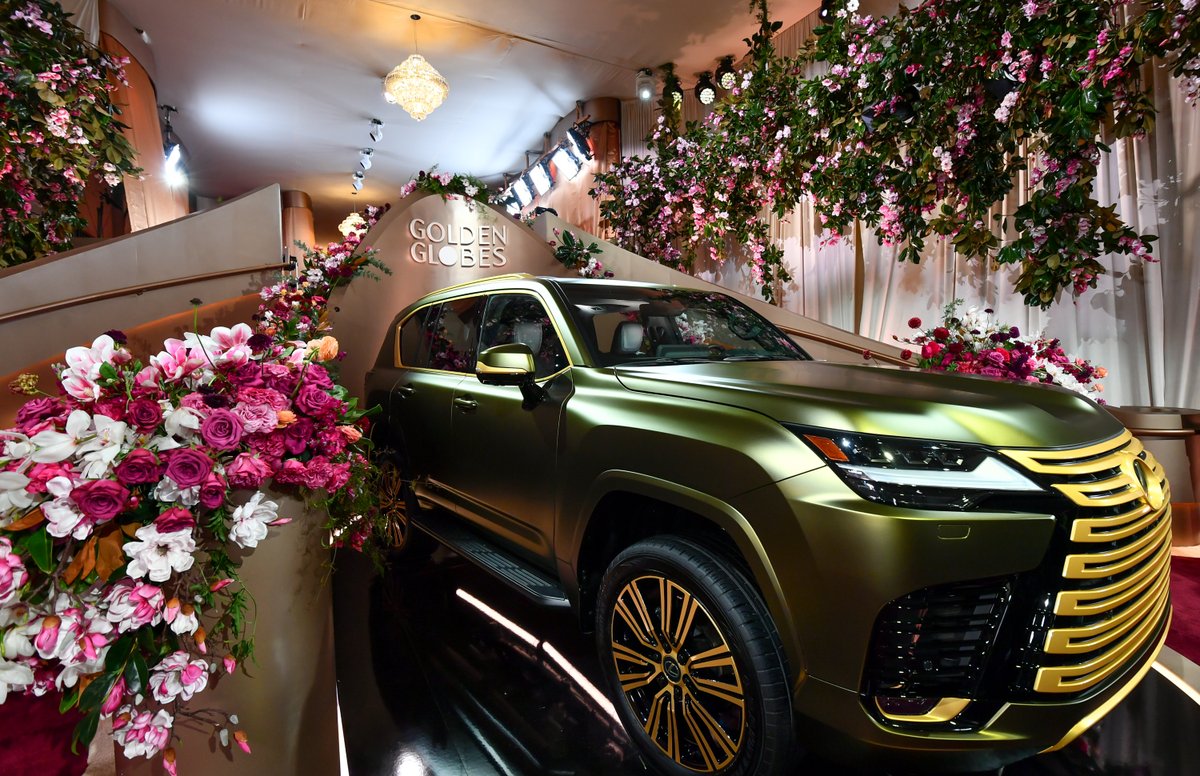 Golden Globes tweet media