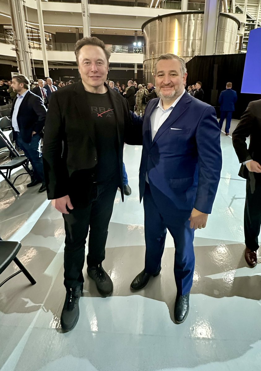 tedcruz's tweet image. Always great seeing this guy! 🚀