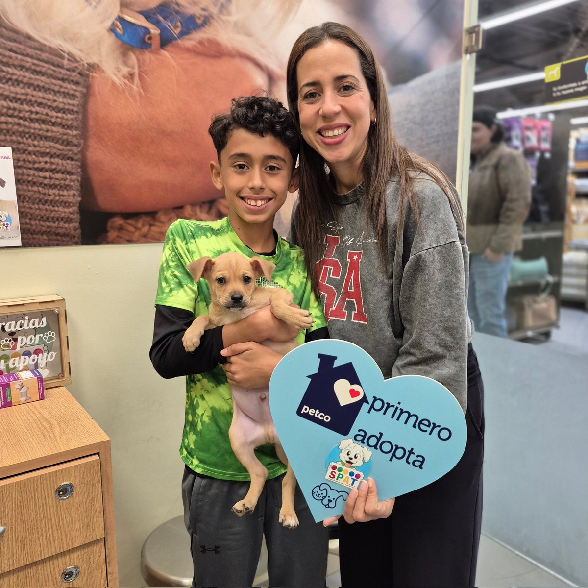 Final feliz 🏡💖
Nuestro rescatado Mini Flounder ya fue adoptado y comienza una nueva vida junto a su familia. Gracias por creer en la adopción y por apoyar cada historia con amor.  #PrimeroAdopta #MisionCumplida #Petco #Tampico 🐶🐾⭐️