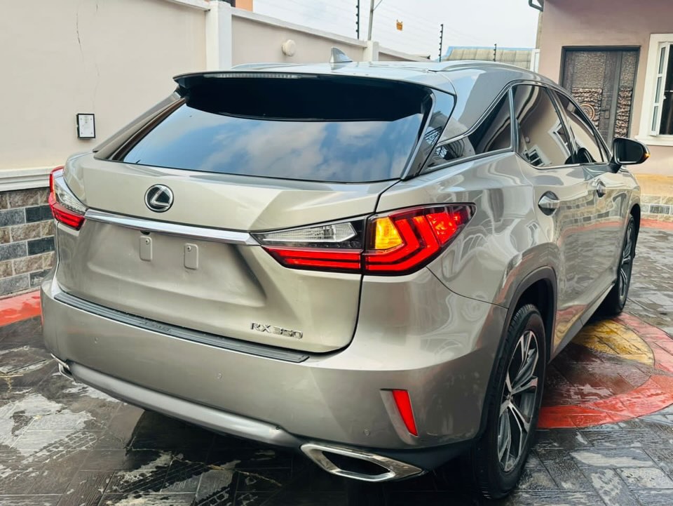 Big_toddy_'s tweet image. New machine alert
Brand:Lexus 
Model:Rx350 
Year:2018
Condition:registered 🇳🇬🇳🇬buy and drive 💯💯

Accident free 💯
Custom duty 💯

Price:40m
Location Łagoš