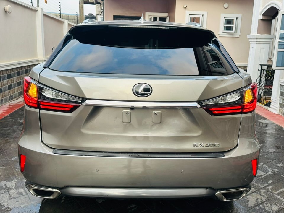 Big_toddy_'s tweet image. New machine alert
Brand:Lexus 
Model:Rx350 
Year:2018
Condition:registered 🇳🇬🇳🇬buy and drive 💯💯

Accident free 💯
Custom duty 💯

Price:40m
Location Łagoš