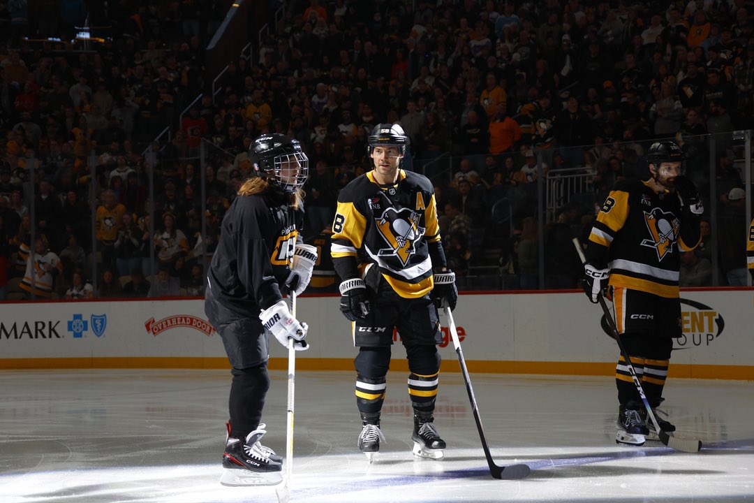 IcePittsburgh's tweet image. Still reminiscing about lining up as the @DICKS Sporting Goods Junior Starter! Thank you to the @penguins and @penspartners for creating memories that our players will never forget! 🐧