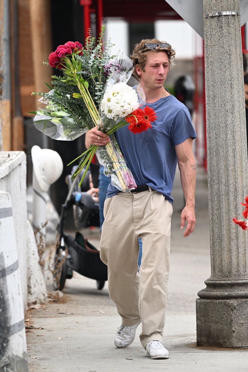 hourlyjaw's tweet image. 