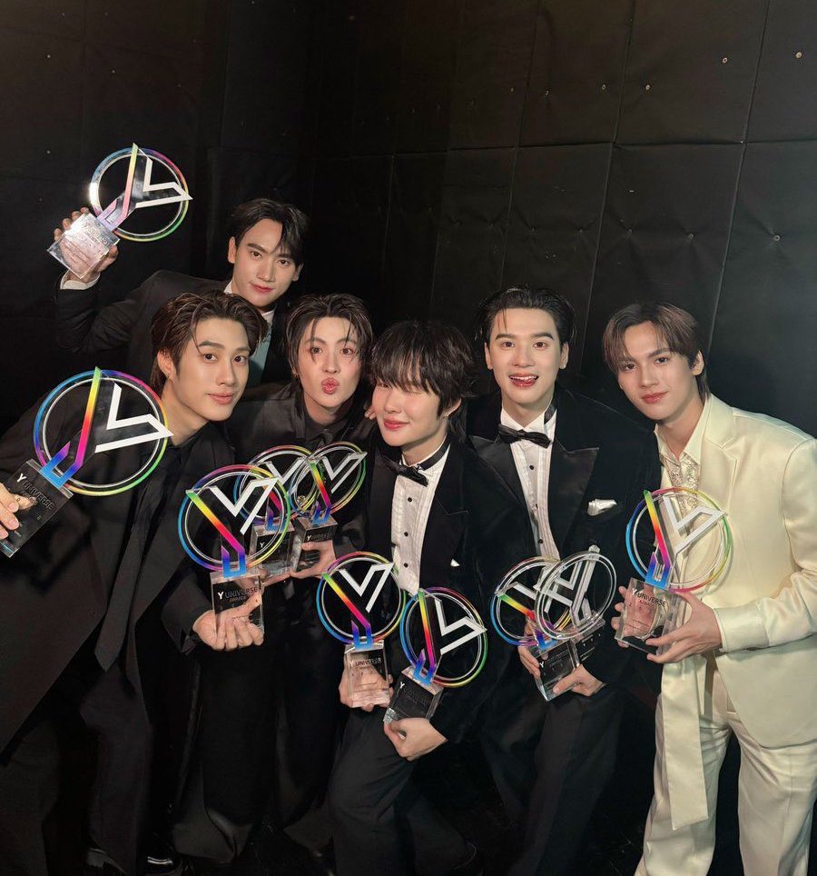 BoysLoveHubENG's tweet image. LEFT NO ONE STANDING! #KengNamping and the cast of Khemjira SWEPT the #YUAwards2025, taking home 12 AWARDS!

• Best Series
• Best Cinematography
• Best Editing/Sequence
• Best Visual Effects
• Highest-Rated Series
• Best Duo – KengNamping
• Best Leading Role – Namping
•…