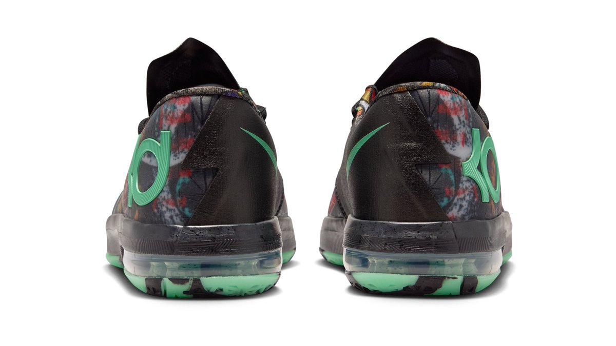 JustFreshKicks's tweet image. FIRST LOOK: Nike KD 6 “All-Star” Retro ⭐️ @KDTrey5

🗓️ February 27th
💰 $145 USD
