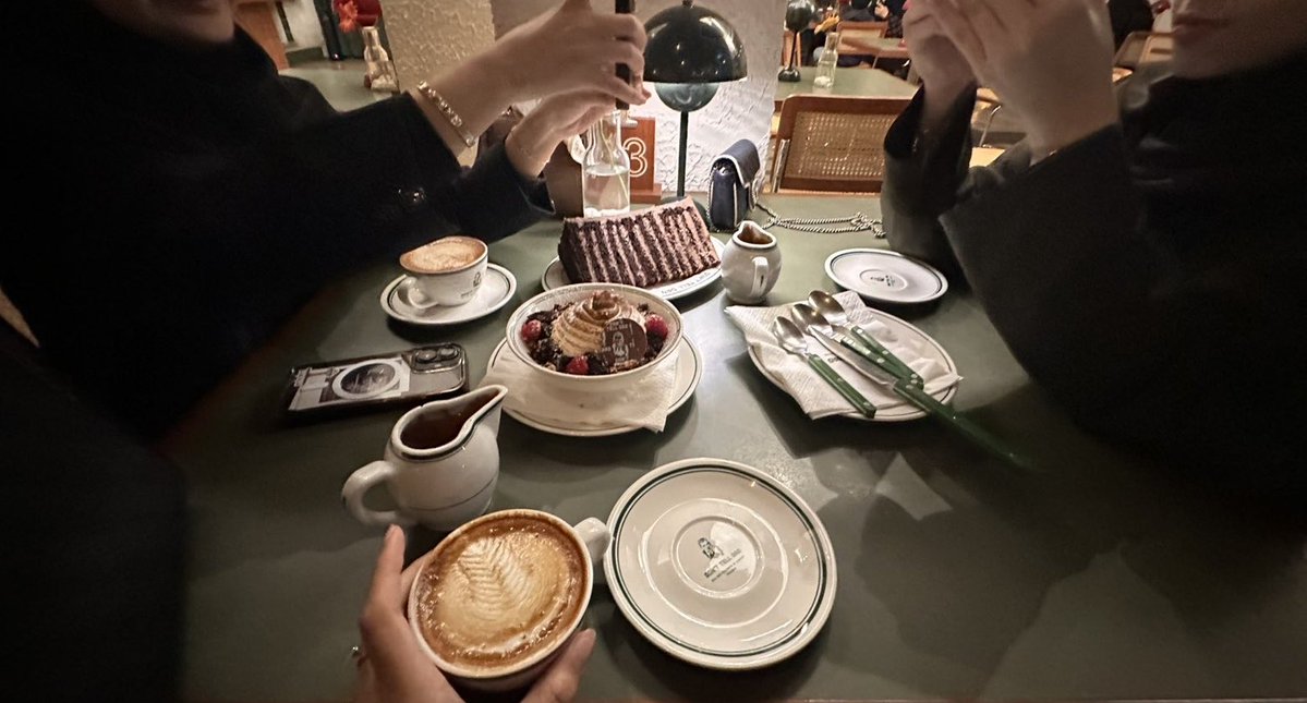 كل الأماكن معَك تستاهل العنّوه
       عزِيز وشوفَتك مِنوه❣️