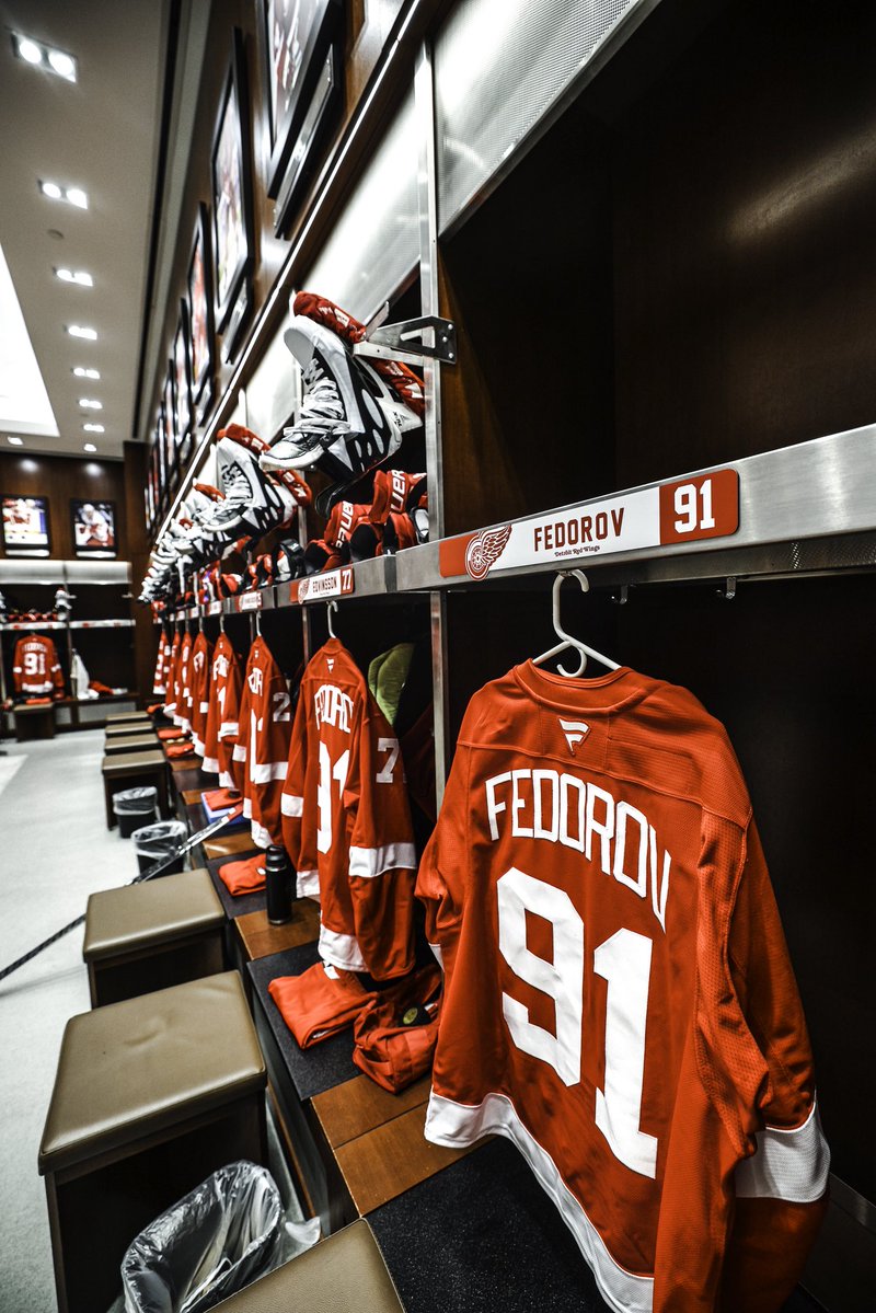 DetroitRedWings's tweet image. A little Sergei touch. 🤩