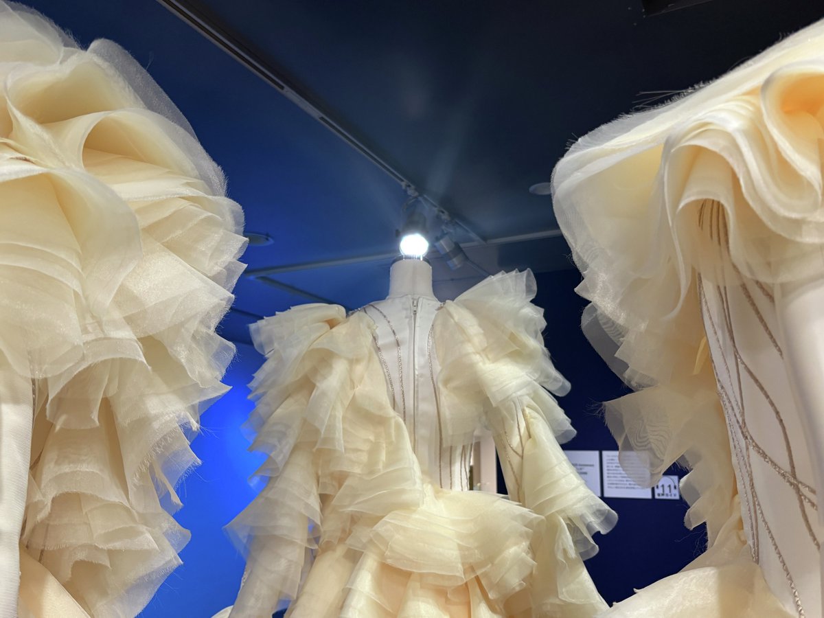 sogomuseum's tweet image. 🌌会期終了🌌
「Perfume COSTUME MUSEUM FINAL EDITION」は1月12日(月・祝)をもちまして、閉幕いたしました。
みなさま、たくさんのご来館をありがとうございました。
Perfumeの未来に幸多からんことを…✨✨
#美術館でPerfume #prfm

次回展情報はHPをご覧ください→signal.locarise.com/#/home