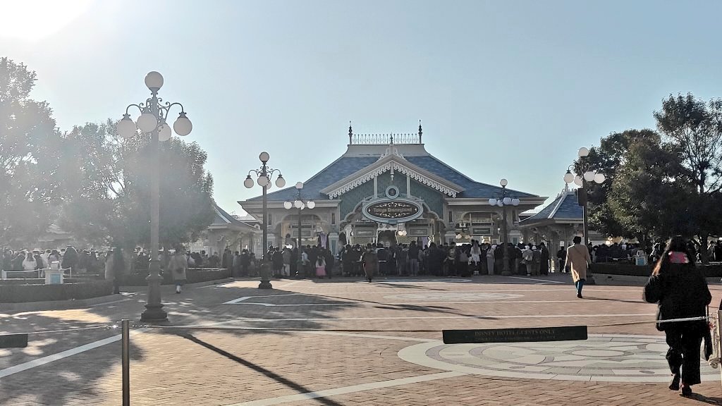 東京ディズニーランド】8:45現在 8:45 ハッピーエントリー全員入り切る
