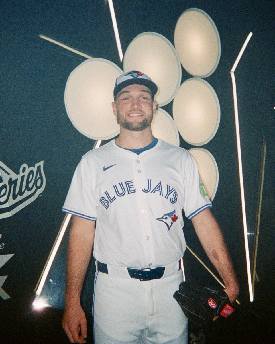 Trey Yesavage started the year pitching in front of under 400 fans in A-ball.
He ended it setting a #WorldSeries rookie record with 12 strikeouts in his final start 🤯