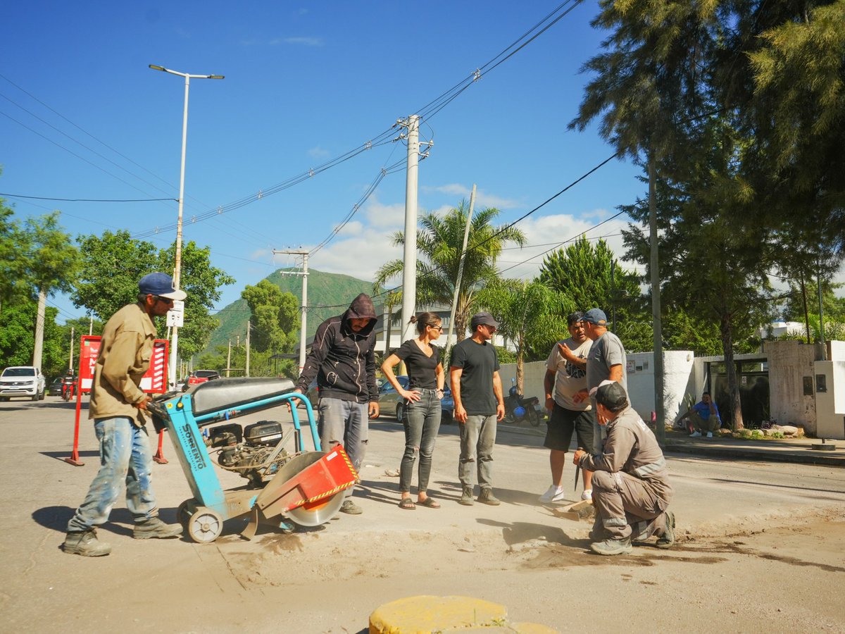 REACONDICIONAMOS con tareas de BACHEO la Avenida San Francisco, a la altura del KM 7.

Nuestra PRIORIDAD es RECUPERAR el estado de las calles.