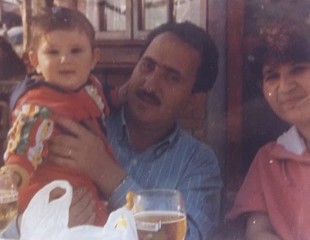 Hiç büyümeyen küçük kızın seni çok seviyor baba 🩷