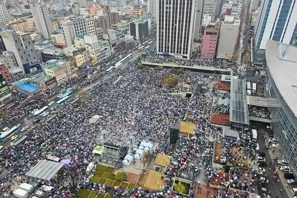 언론에서 목숨걸고 숨기는 국민들의 민심 🇰🇷🇰🇷