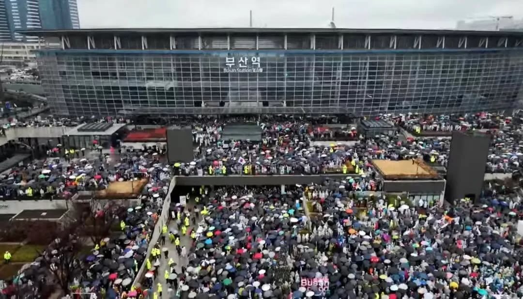 morrisoi37's tweet image. 언론에서 목숨걸고 숨기는 국민들의 민심 🇰🇷🇰🇷