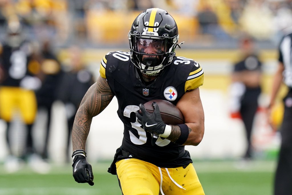 SafePicksMaster's tweet image. 1st NFL play of Jan 12th⬇️

Jaylen Warren Over 1.5 Receptions 

Drop ❤️ for my PERFECT PLAY OTD🫡

He is Over in 14/16 games this season. 

As the Texans allow the 4th FEWEST Recs to WRs, Steelers RBs receiving game will be VERY important. 

7/9 last RBs 1 that played against…