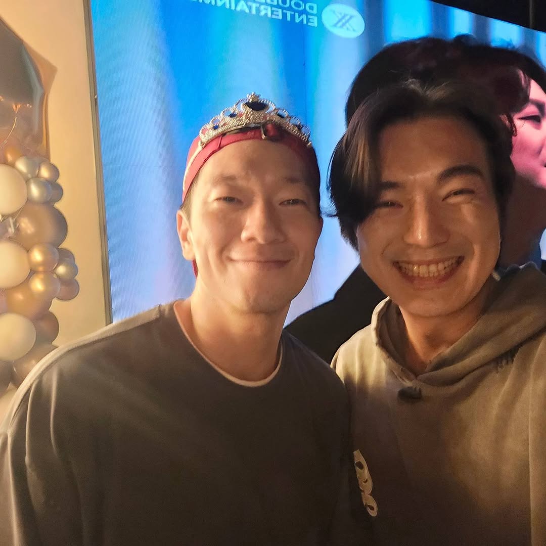 tempoo18's tweet image. My guess is road wrap up party kkk
instagram.com/94_01_04.joo/p…