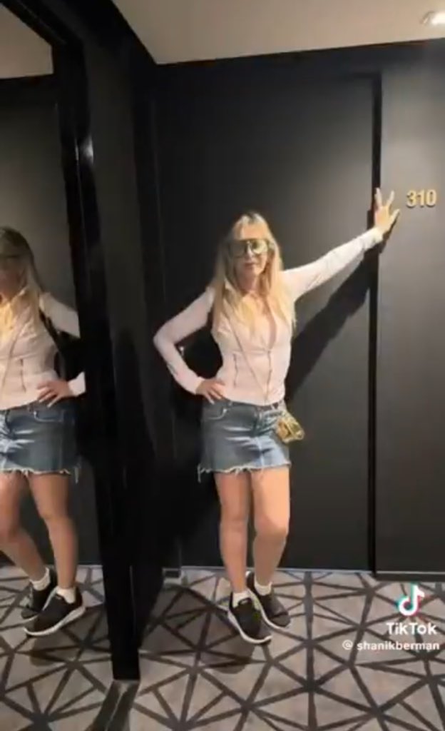 La Comadrita tweet media