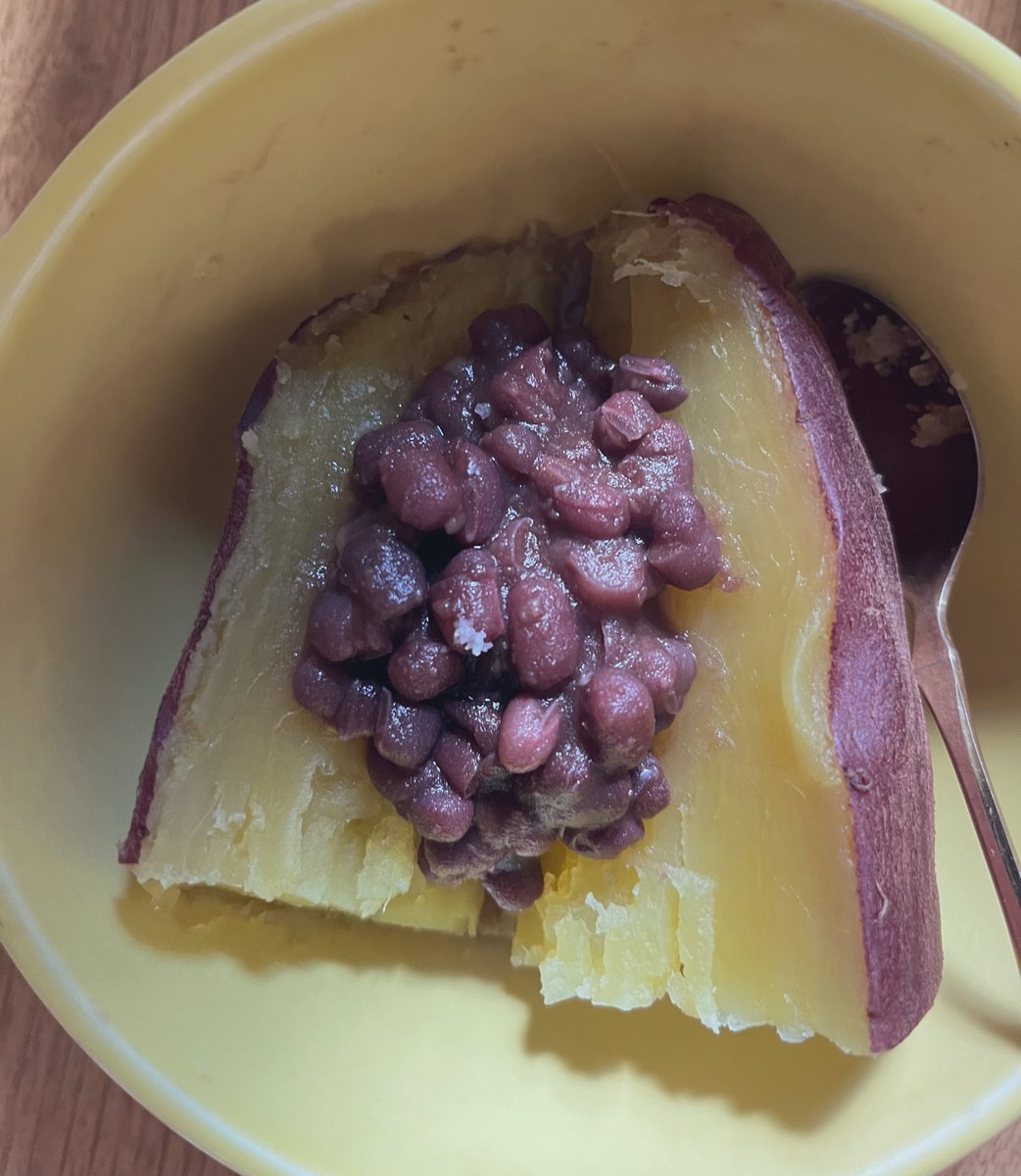 あずきを煮てから…
甘くないおかずとして食べることにこだわり始めている🫘

あずきは甘いと思って育っている我が子らよ…。