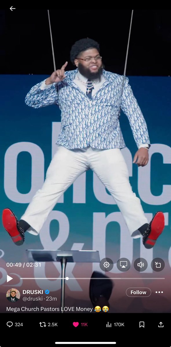 JalisaDanielle_'s tweet image. “Why am I wearing Christian Dior and Christian Louboutin? Because I’m a Christian and I walk in the blood of Jesus !”

😭😭😭