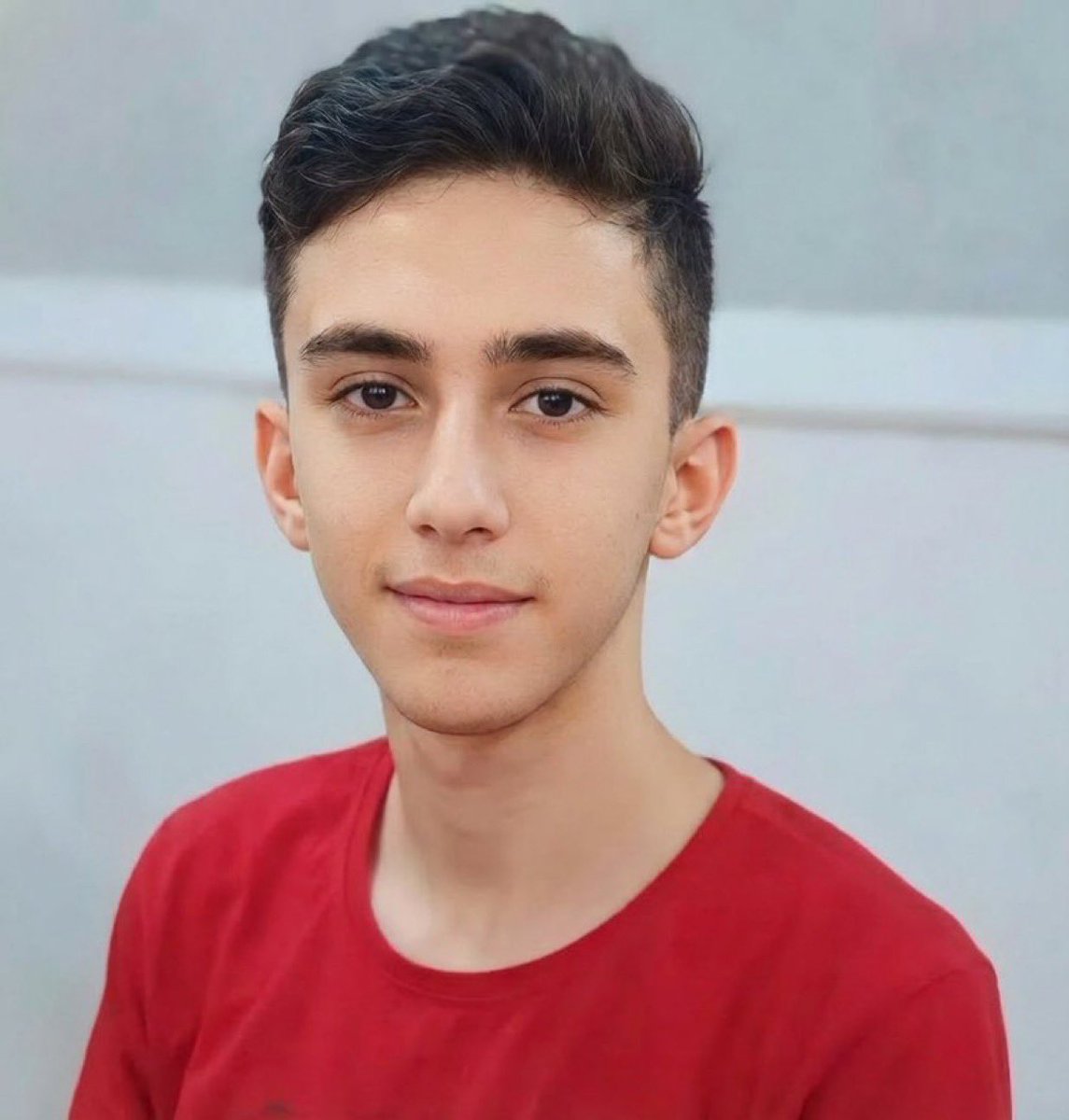visegrad24's tweet image. The Islamic regime forces have shot and killed 15-year-old Mustafa Fallahi for protesting in favor of a free Iran.

Rest in Peace Mustafa 💔