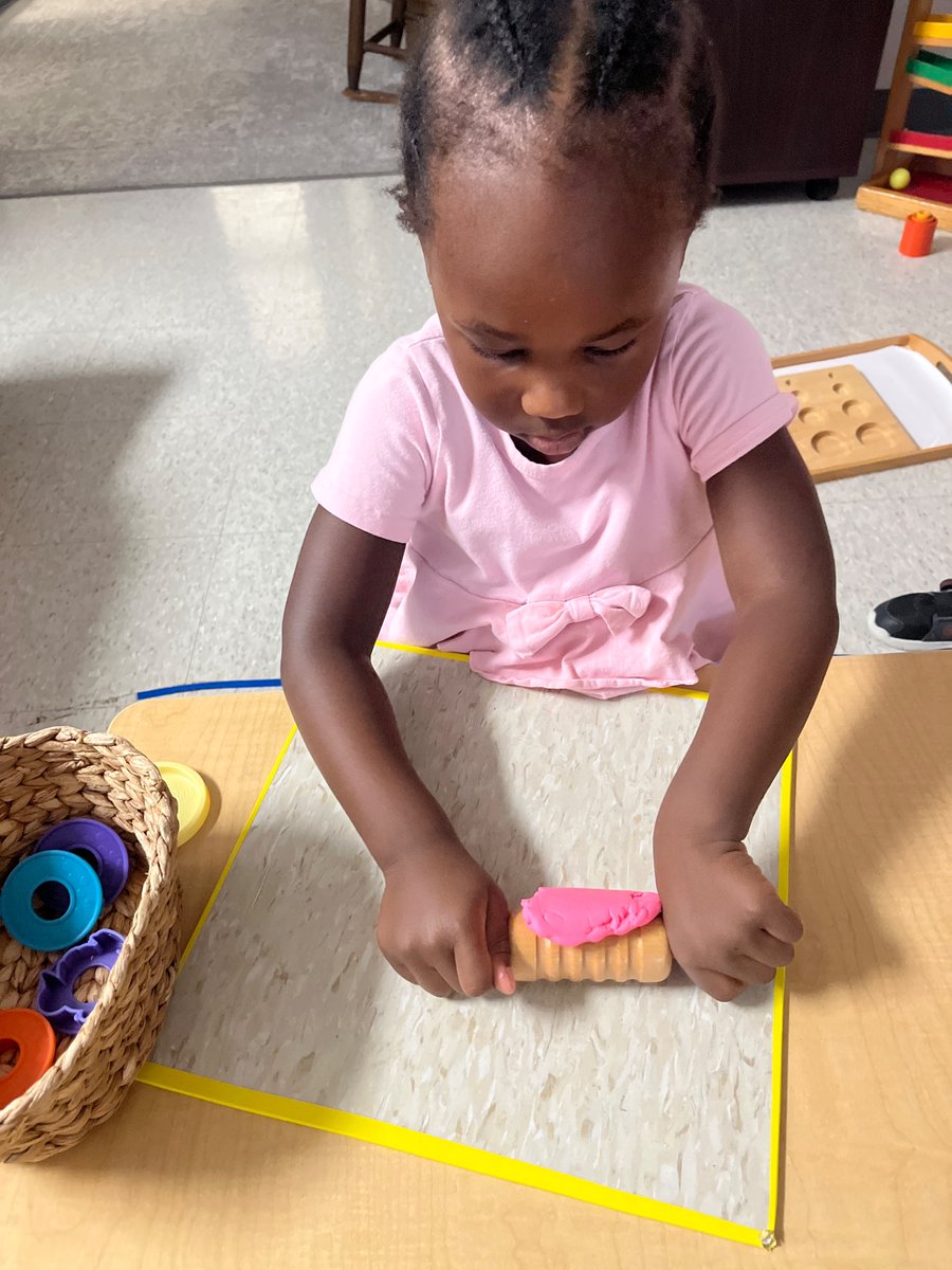 MontessoriHTX's tweet photo. Our toddler classrooms come to life as children explore activities at their own pace and following their natural curiosity. Through hands-on experiences, toddlers practice independence, concentration, and coordination while building confidence.
#MontessoriEducation #Houston https://t.co/q3LDpYEauX
