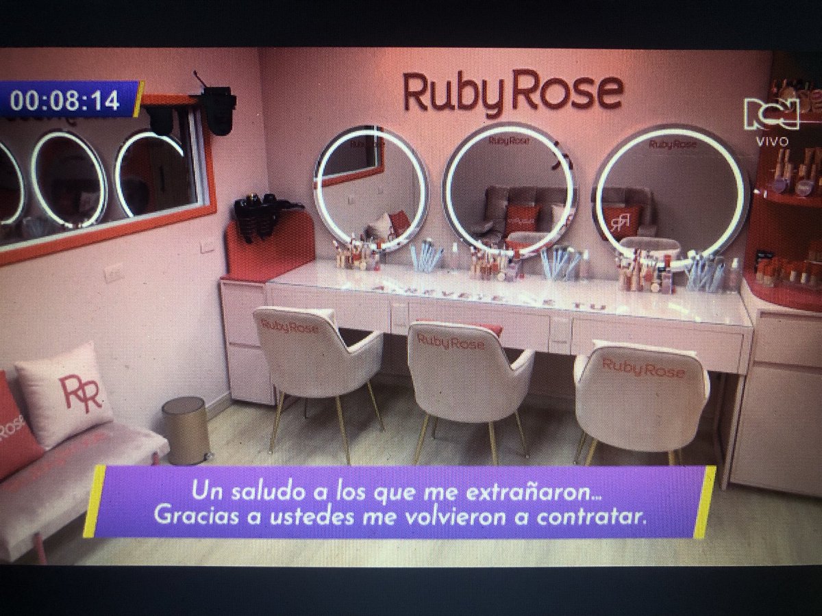 lacasacol's tweet image. #LaCasaDeLosFamososCol3
Volvió el de los títulos  más recargado que nunca 🐍🤭🔥