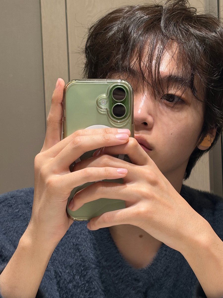 나 어제 왜 아무것도 못보고
잠들었지...그래도 화요일에 힘낼수 있는
이유가 우리집 강아디임ㅋㅋㅋ💕