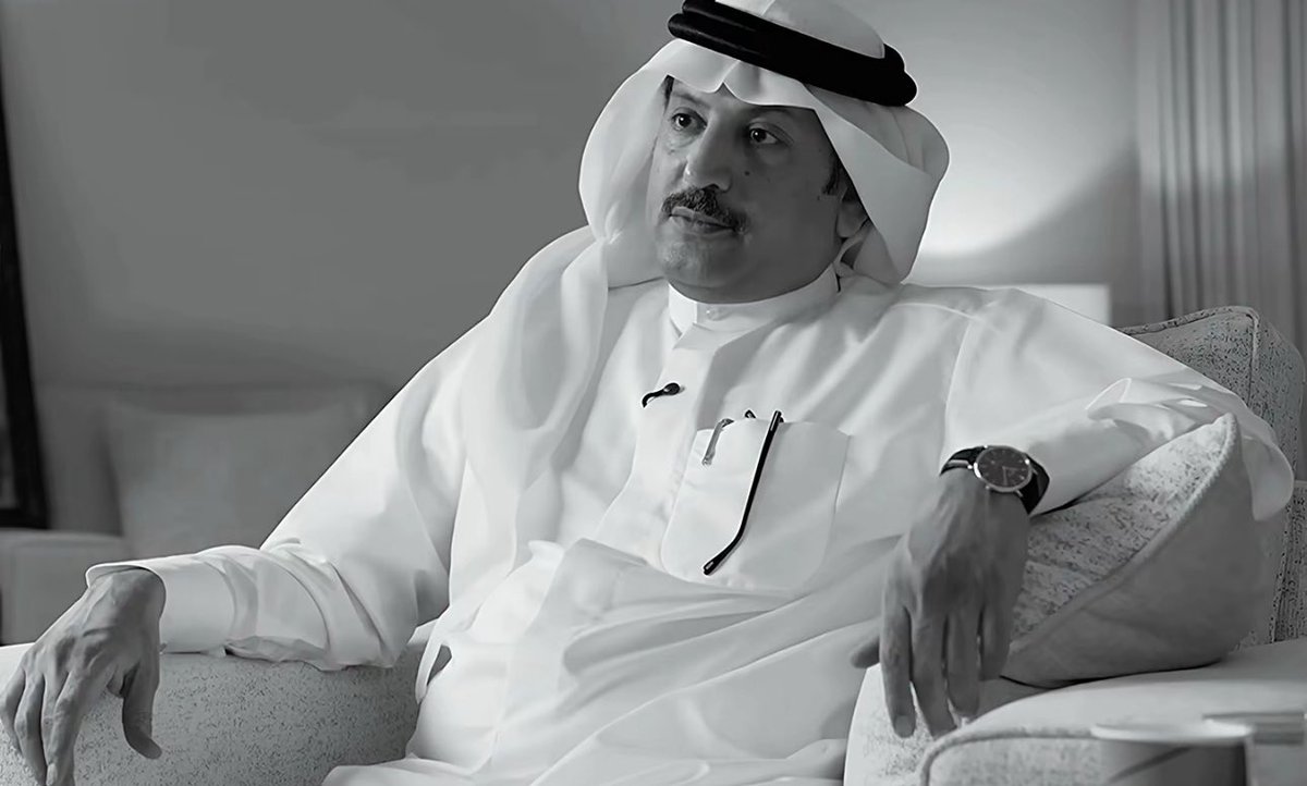 binhthall's tweet photo. ما تذكرين اصحى على حبّك وانامه واسهره
ما تذكرين اشتاق لك في كل لحظه مرتين ؟

قولي عرفتك في سنين الطيش والدنيا تدور
قولي كبرت او تبت او ملّيت لا تتهربين

قولي تراهنا عليك انك تحب او ما تحب
قولي تراهنتي تخلّيني احب وتختفين

قولي تعمدت اهجرك باستمتع بحزن القصيد
وحتى ولو انك على حساب الوفا تستمعين

ومسامحك مهما يكون العذر موجع ما عليك
عندي على الآلام قدره فوق ما تتخيلين.

- عبدالله علوش