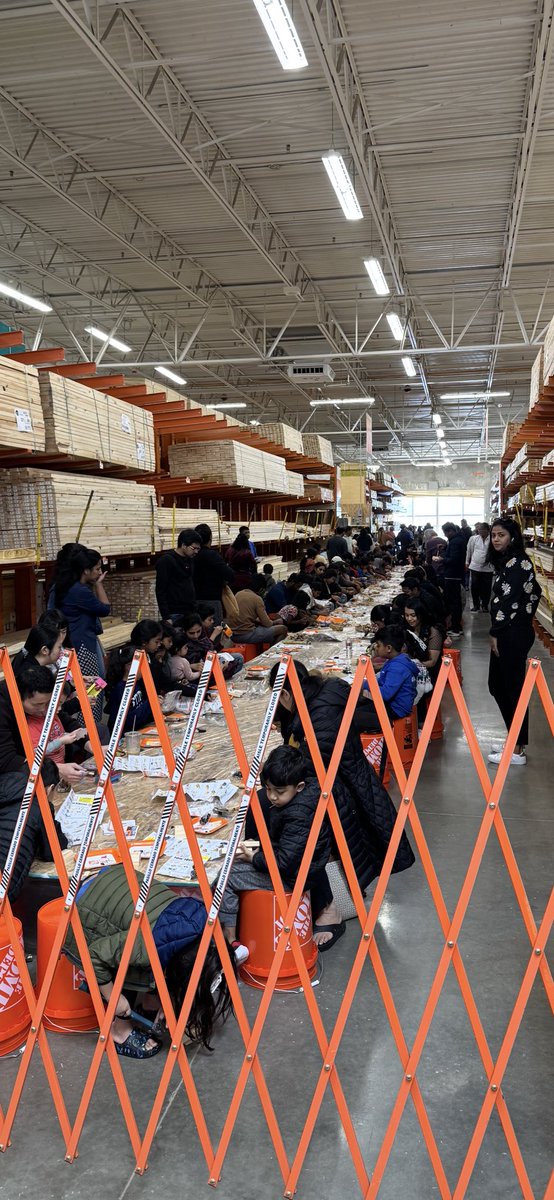 Giddeeupgo's tweet image. This was Home Depot last Saturday on Custer Rd in McKinney/Frisco, Texas. @GregAbbott_TX