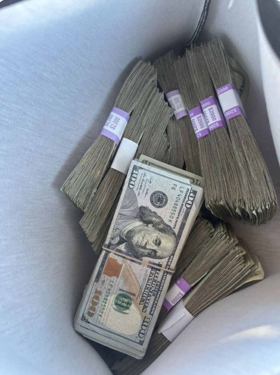 이번주 주급들어오는 날이져? 저의 블루디들 주급 1000달러 받길🙏🏻