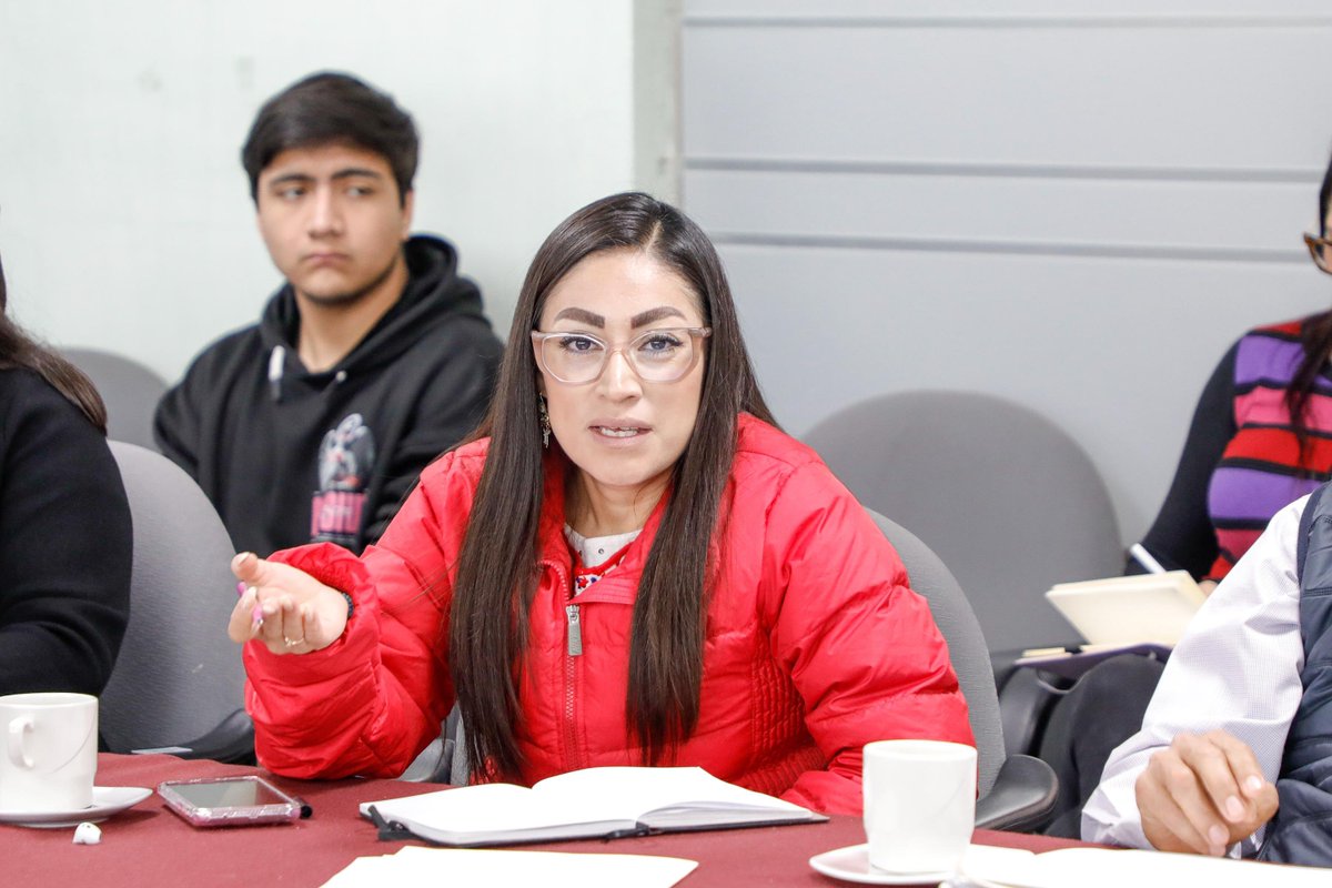 RaulRuizRobles's tweet image. Nos reunimos con el equipo del @DIFOaxaca, @SNEOaxaca y representantes de @OXXO para dialogar sobre acciones de responsabilidad social que beneficien a las familias oaxaqueñas.