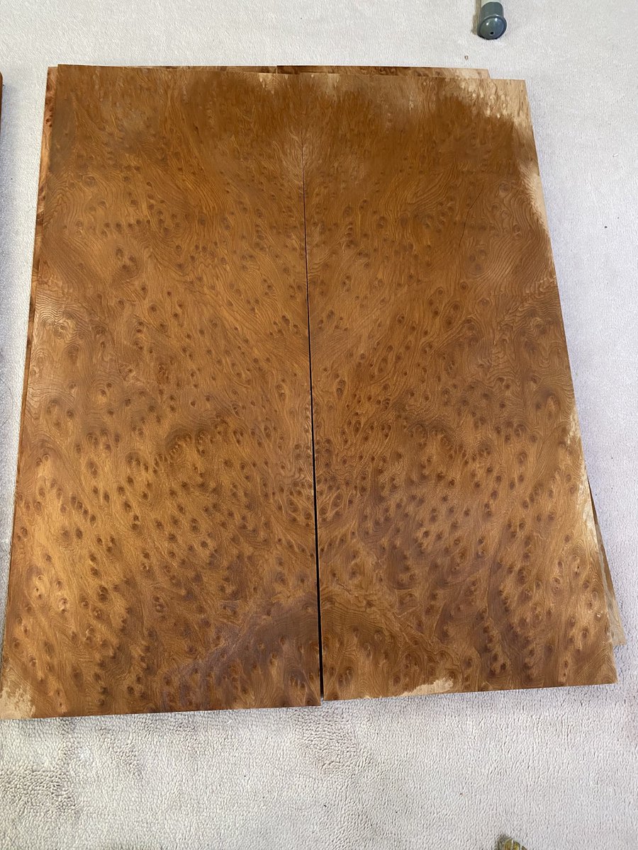 久しぶりに商品をお出しします！！
先ほどのレッドウッドバールですが、
4枚写真でお出ししてますが、8セットあります！！
ブロックを全部さけば40セットくらい出来ます🤣

新春セールで1万5千円のところ今月限り1万でお出しします！！！