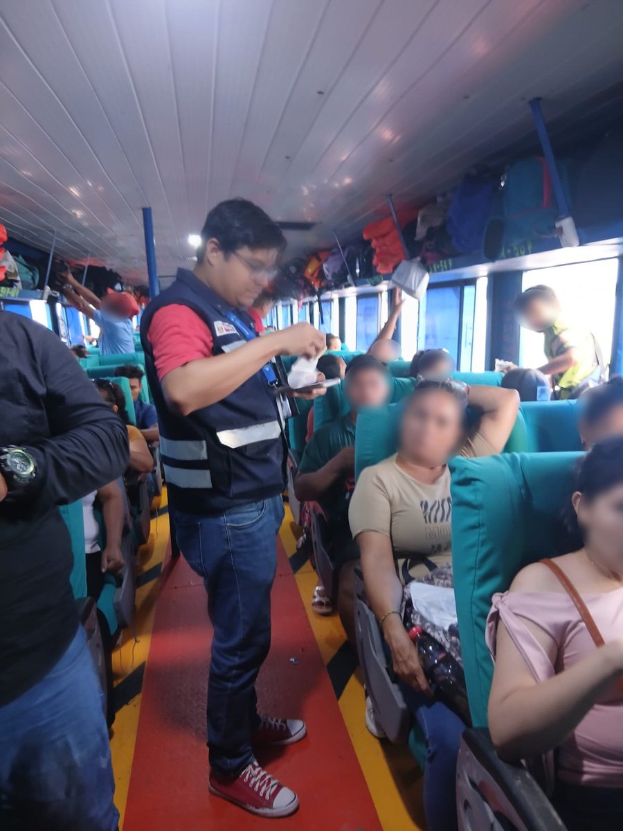 MigracionesPe's tweet image. Con la finalidad de reforzar la seguridad migratoria en el país, #MigracionesPerú 🇵🇪 y la @PoliciaPeru continúan efectuando operativos conjuntos en diversas regiones como #Arequipa, #Loreto, #Junín, #Puno, #SanMartín y #Tumbes.