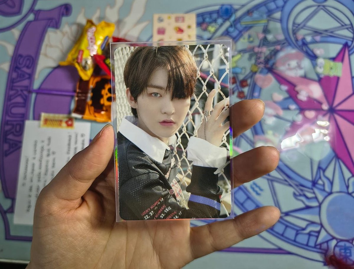 cbinlletion's tweet photo. Só coleciono álbum agora né, mas houve um tempo...

Vi o anúncio desse hwall e lembrei que a única coleção que mantive comigo foi a de regular, pobs e broadcasts dele. Tive que pegar. Estou mt feliz!! https://t.co/JGhcLeDfQ8