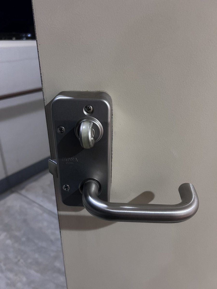 博多区吉塚で玄関の 防犯サムターン開錠🔑 鍵紛失による緊急対応でも