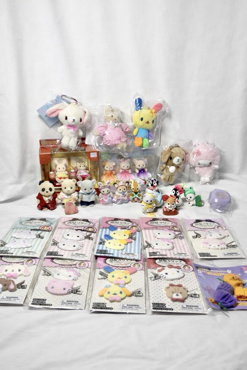 peendant's tweet photo. wts sylvanian families &amp; sanrio mini mascot holder / plush keychain &amp; bangs clip

shopee link ⬇️

t. usahana marron cream sugarbunnies my sweet piano hello kitty cinnamoroll my melody deer persian cat penguin giraffe snow rabbit movie theater flower set halloween costume https://t.co/WxsqTmg7rp