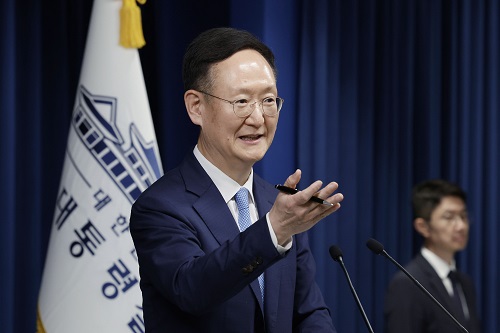 GObalnews's tweet image. “정부안은 그냥 검찰 작품… 국회, 볼멘소리 말고 자체 입법안 통과시켜야” eurl.kr/eJKqf

#고발뉴스_정기구독_후원 gobalnews.com_ARS 1877-0786