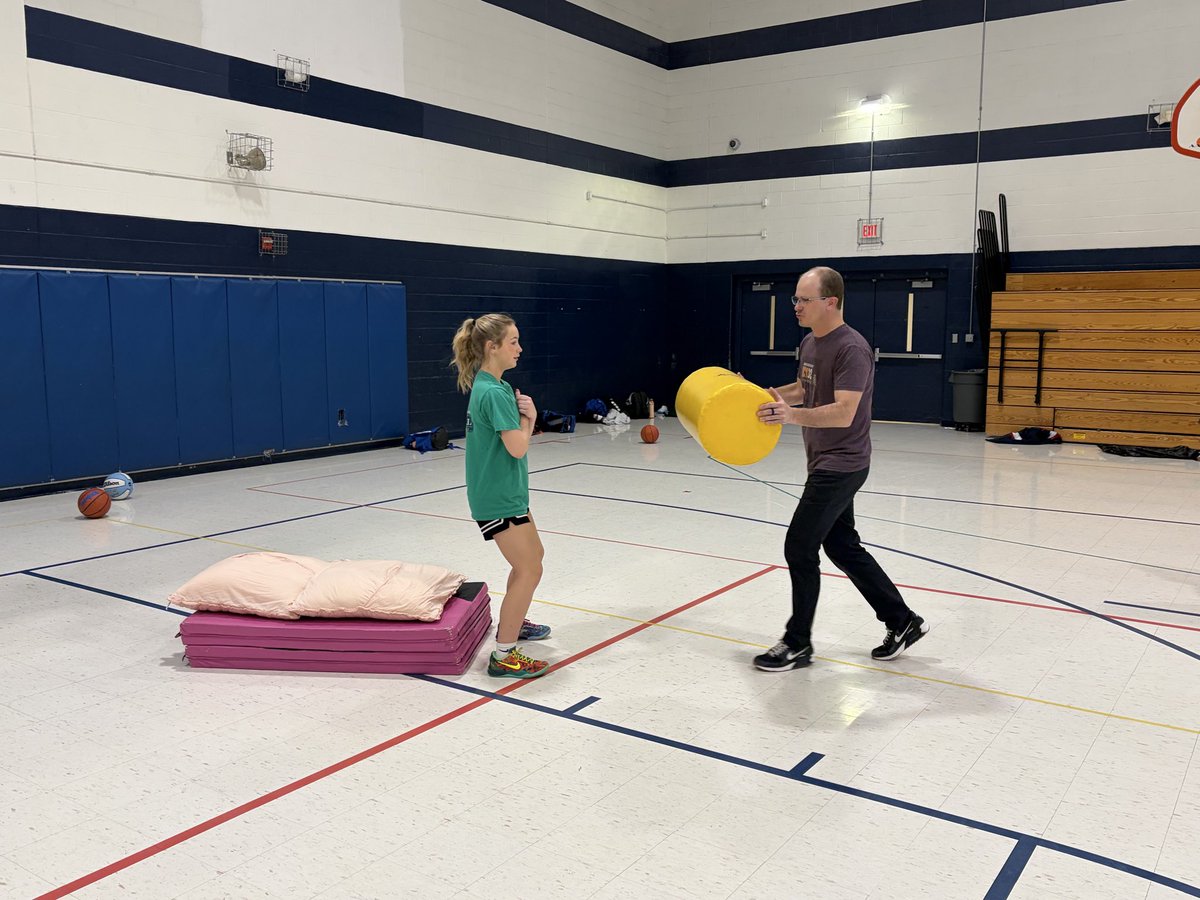 MAFoster1975's tweet photo. @HowellFeeder @fhladyvikingbb 

It’s Take a Charge Day!  The ‘30 girls learning proper technique the same method the ‘27 girls (juniors)  did three years back.  Maybe a bit odd, but effective. https://t.co/btMZKNKeN1