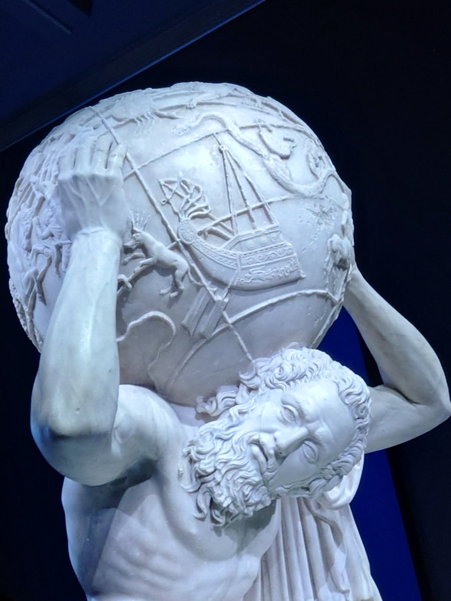 昨日で
天空のアトラス展 終了だったんですね

万博後も展示に尽力された方々
ありがとうございました

観に行って
この抱えているものが
地球儀ではなく 天球儀ということを知りました❍