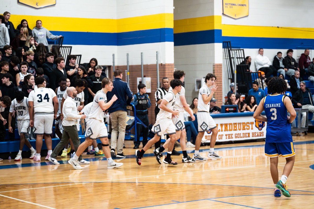 RHSDogPound's tweet photo. BOYS BASKETBALL 🏀🏀 BOUNCE BACK GAME THIS WEDNESDAY 🔥🔥 HOME 🏡 @7 VS THOSE BUMS FROM WEEHAWKEN  😭😭 BLACK OUT 🖤🖤 BE THERE EARLY ‼️ BE LOUD ‼️ #bounceback #maxth #blackout https://t.co/m1HnwHbUjj