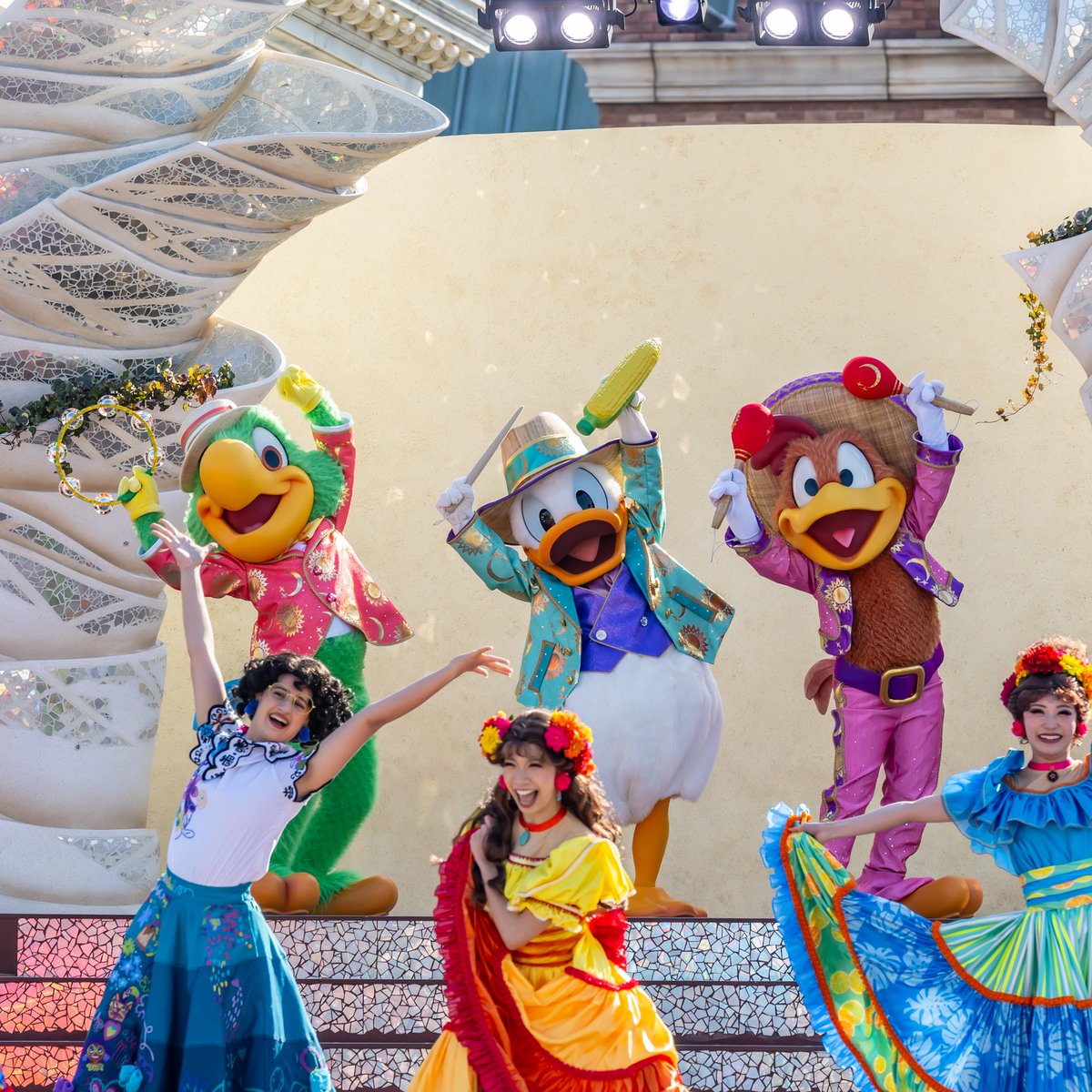 ミッキーが届ける世界のダンスと音楽の祭典！ 東京ディズニーシー