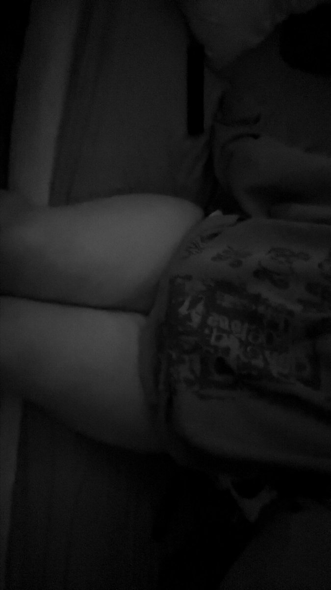 helliskay's tweet image. Hiii!! Intro to my #nsfwtwt &amp;lt;33
 Be kind I’m new to this

~🥀 she/her
~🕷️ I’m 18!!
~🕸️ dm friendly 
~🥀 NSFW
~🕷️ 18+ only!!
~🕸️ sub
~ 🥀I love attention

♡ and ↻ to be moots &amp;lt;3

#goth #bigtittygoth #cnc #moots #nsfw  #promotwt #knifes #mdni #moothunting #sub