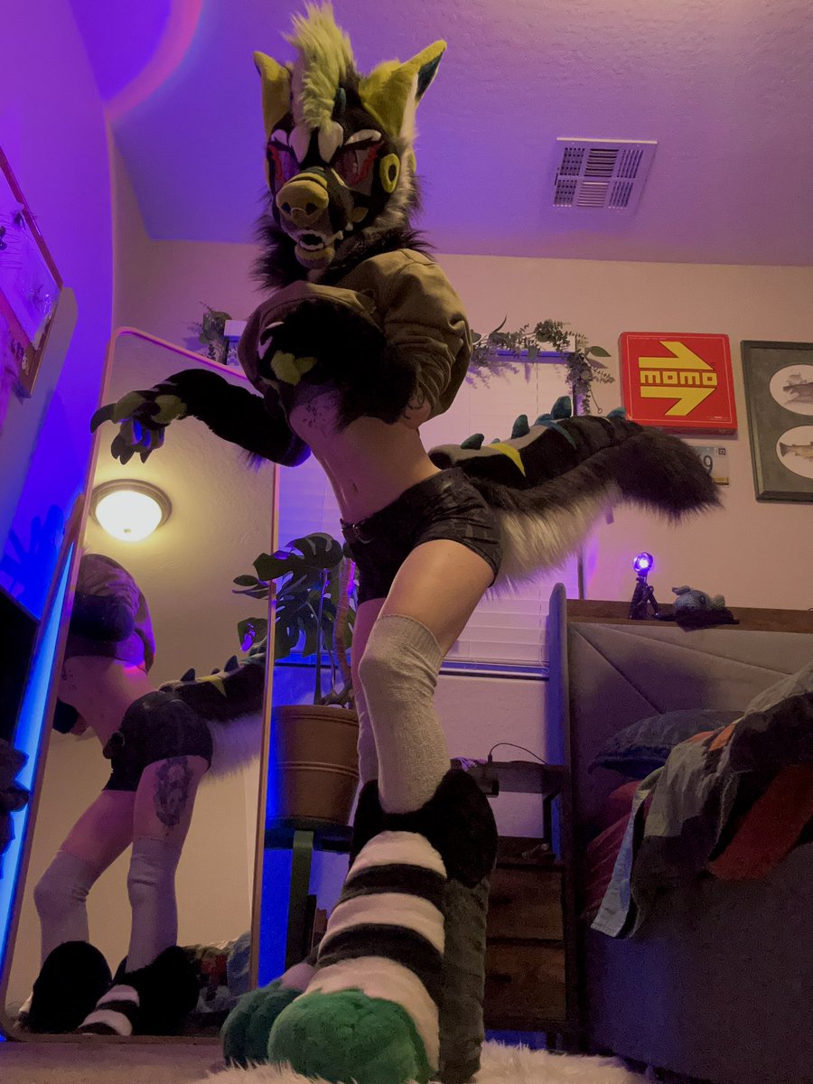 cryptic_lupine's tweet image. Made the realization that I could teeechnically make thigh high feet paws if i get black socks instead…